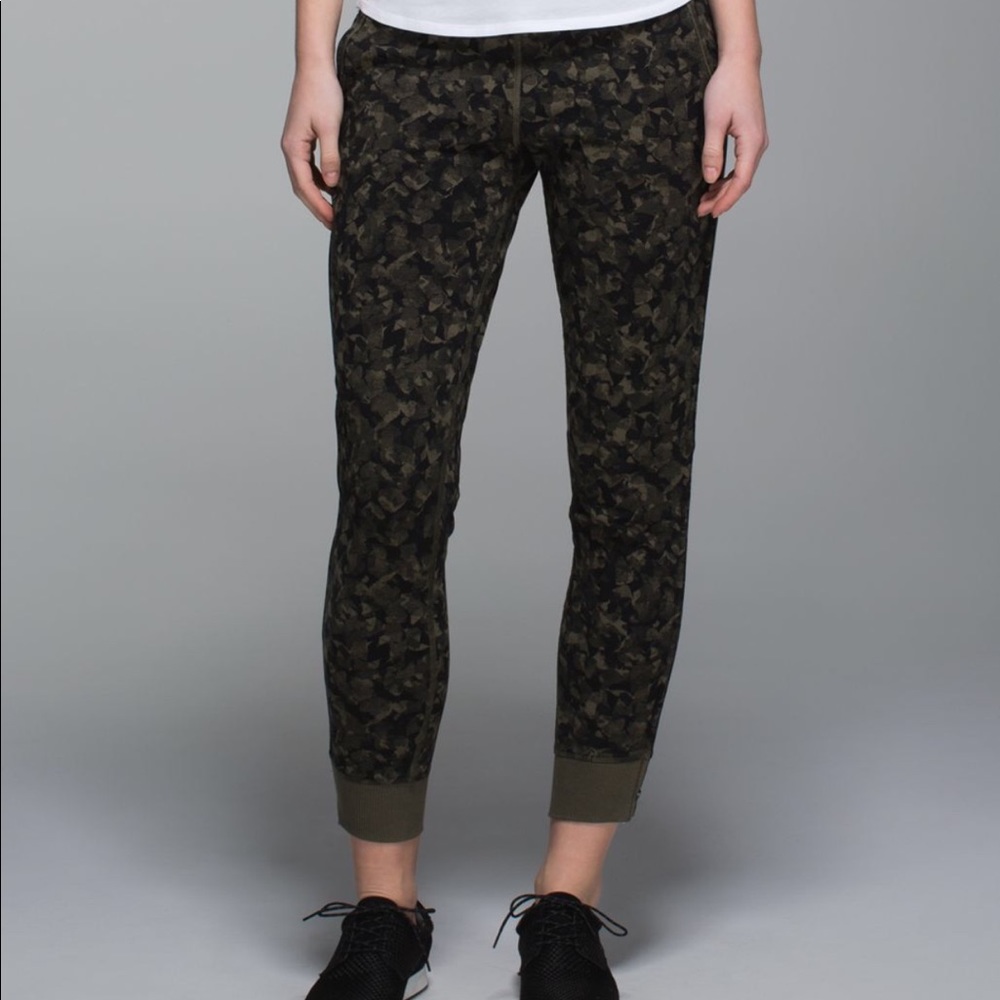 Lululemon No Sweat Pant in camo